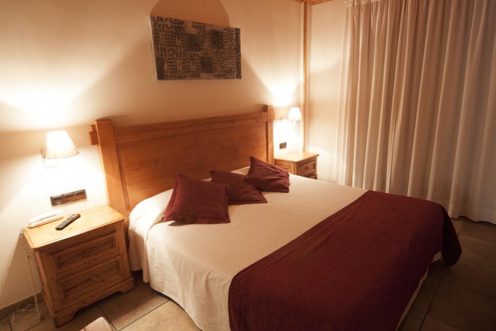 קמפרודון Hotel Sant Roc מראה חיצוני תמונה