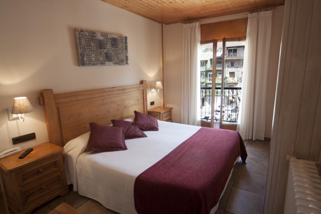 קמפרודון Hotel Sant Roc מראה חיצוני תמונה