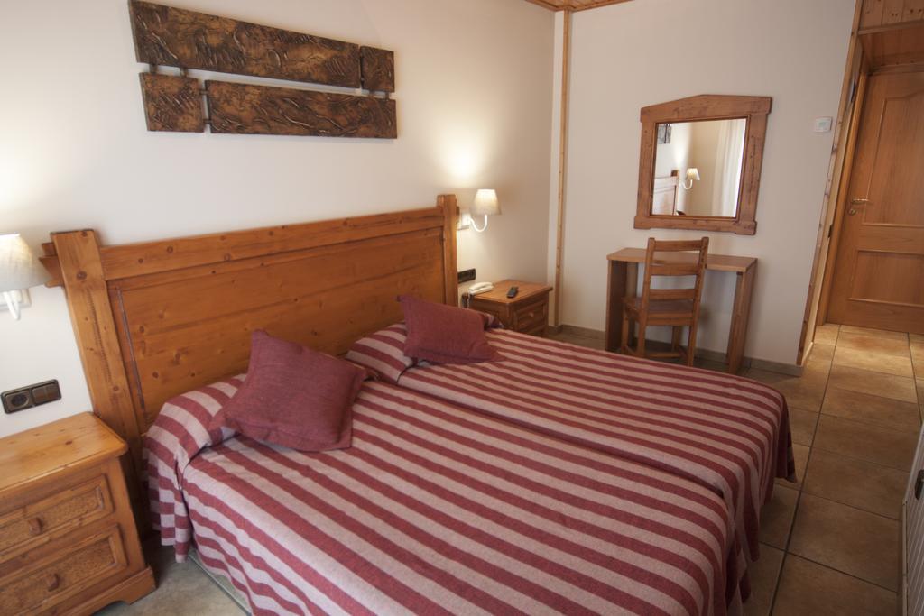 קמפרודון Hotel Sant Roc מראה חיצוני תמונה